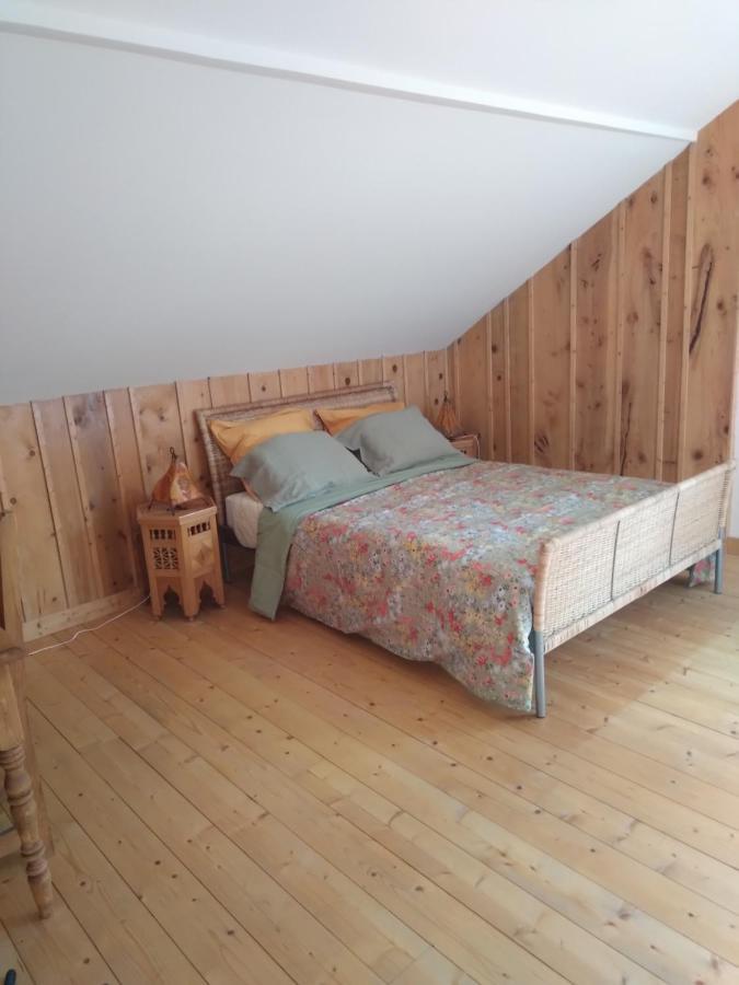 Les Dames De La Saugiat Bed & Breakfast Le Fied Bagian luar foto
