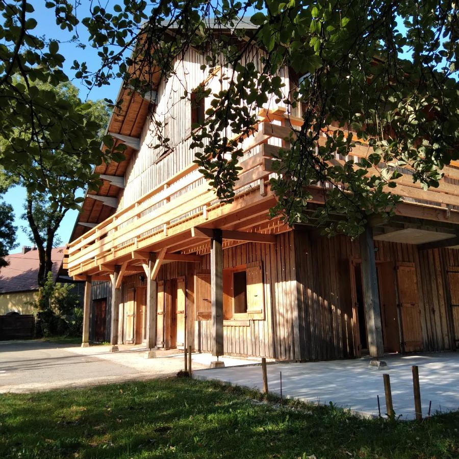 Les Dames De La Saugiat Bed & Breakfast Le Fied Bagian luar foto