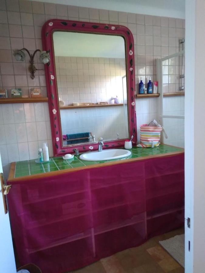 Les Dames De La Saugiat Bed & Breakfast Le Fied Bagian luar foto