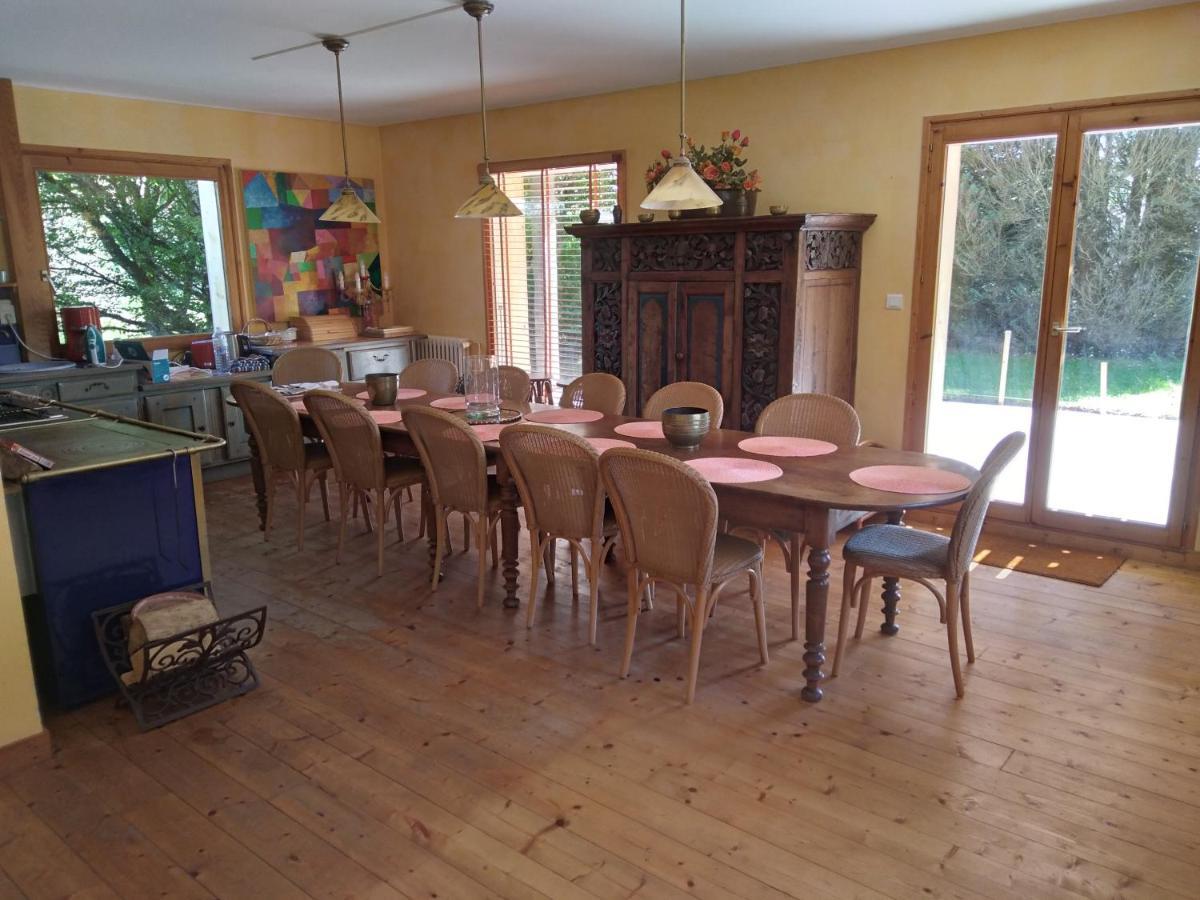 Les Dames De La Saugiat Bed & Breakfast Le Fied Bagian luar foto