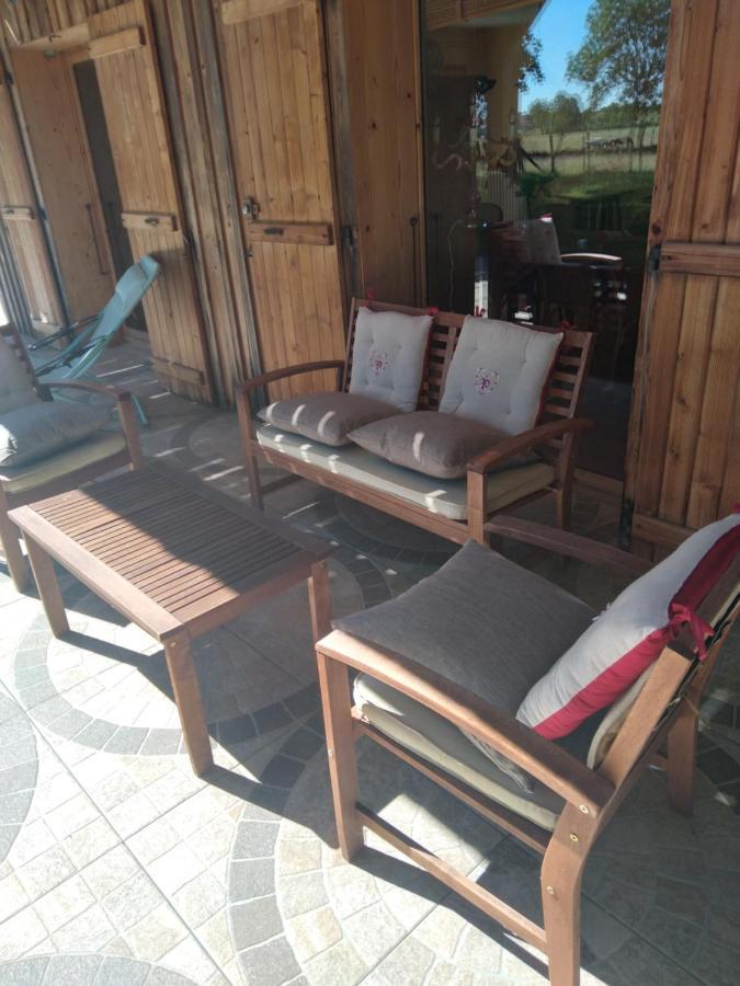 Les Dames De La Saugiat Bed & Breakfast Le Fied Bagian luar foto