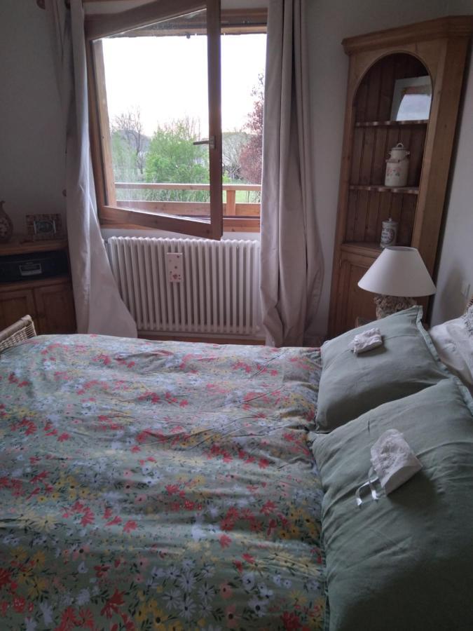 Les Dames De La Saugiat Bed & Breakfast Le Fied Bagian luar foto