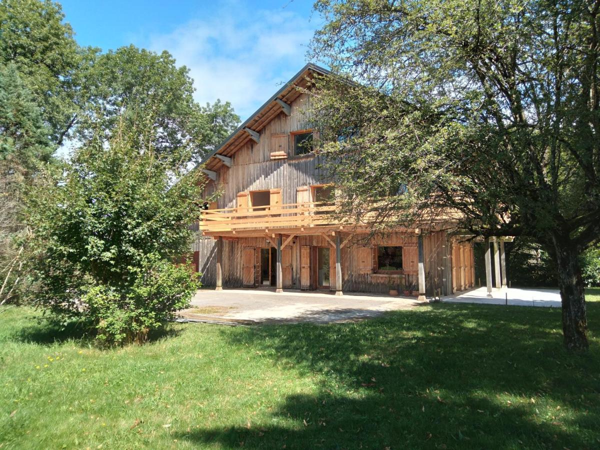 Les Dames De La Saugiat Bed & Breakfast Le Fied Bagian luar foto