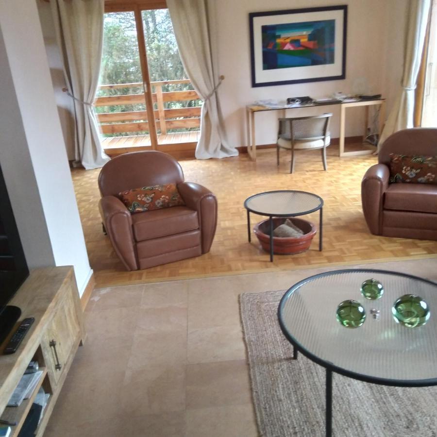 Les Dames De La Saugiat Bed & Breakfast Le Fied Bagian luar foto