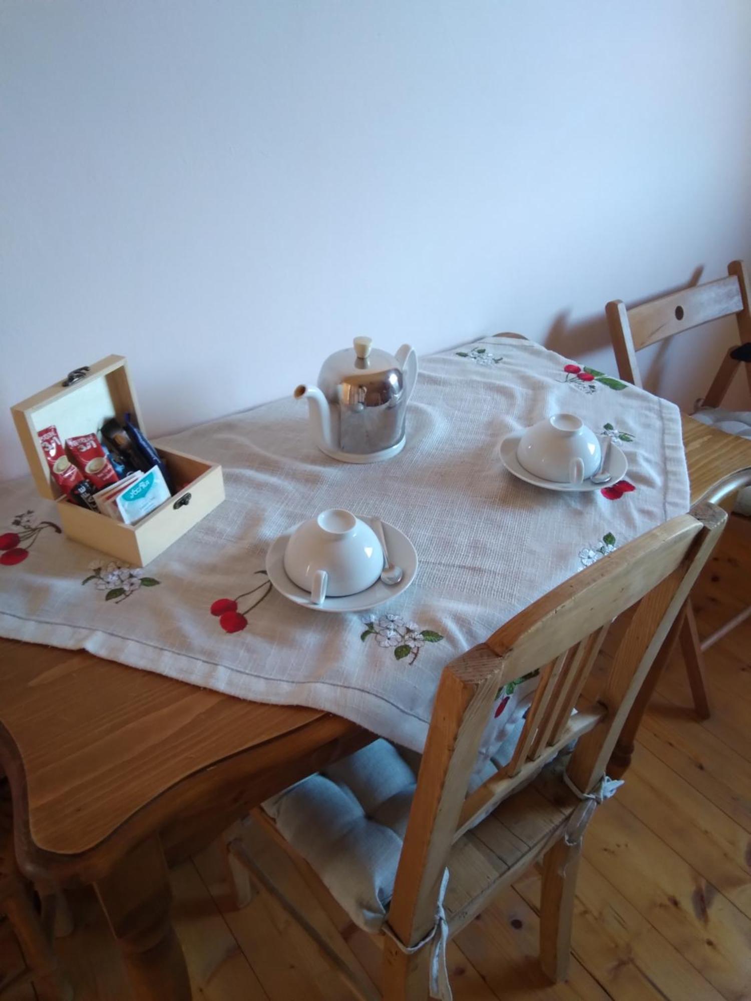 Les Dames De La Saugiat Bed & Breakfast Le Fied Bagian luar foto