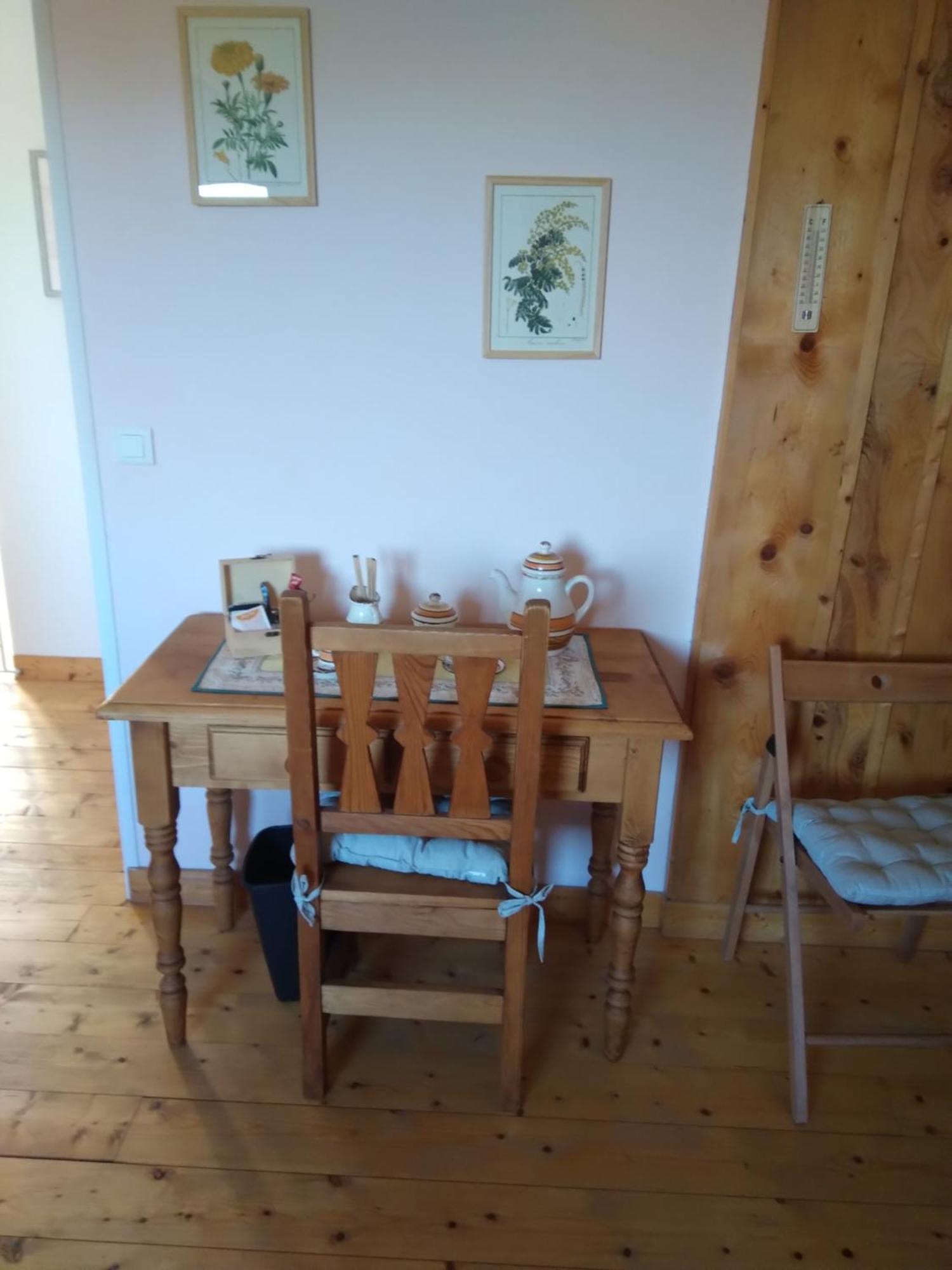 Les Dames De La Saugiat Bed & Breakfast Le Fied Bagian luar foto